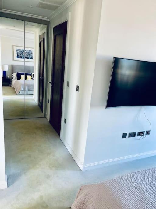 Appartement Large Luxury Penthouse With Free Parking Garage